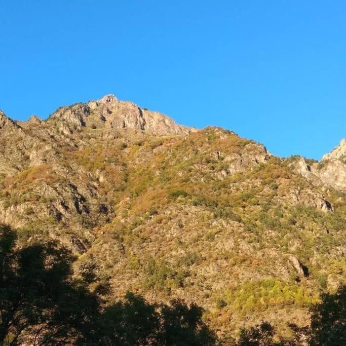 Chambre Ou Gite Dans Une Maison De Montagne - De Suzon A Zelie Entraigues  Eksteriør billede