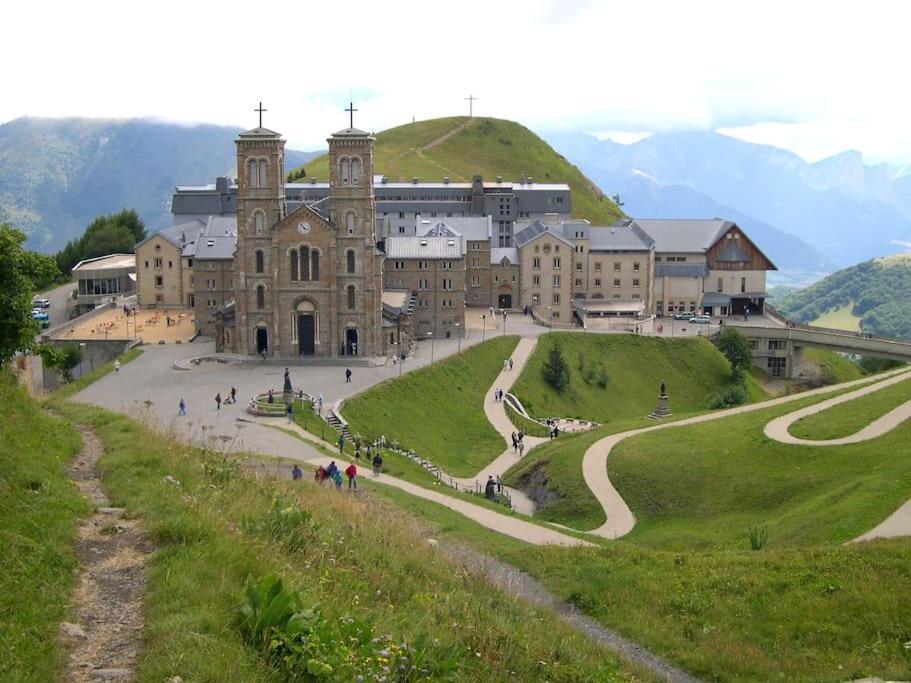 Chambre Ou Gite Dans Une Maison De Montagne - De Suzon A Zelie Entraigues  Eksteriør billede